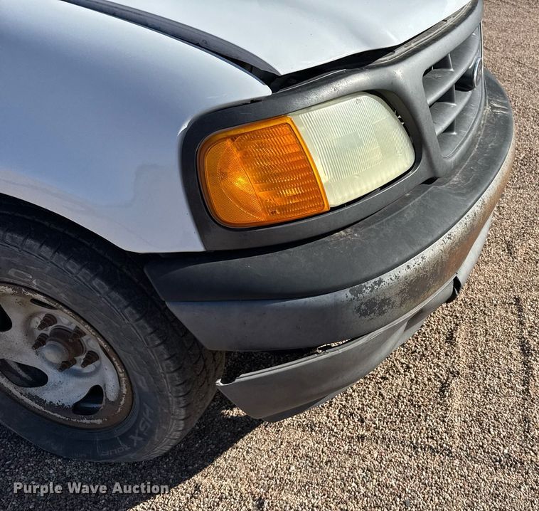 image for item EG6197 2004 Ford F150 XL pickup truck