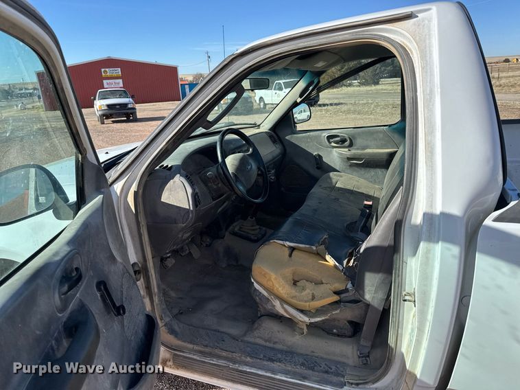 image for item EG6197 2004 Ford F150 XL pickup truck