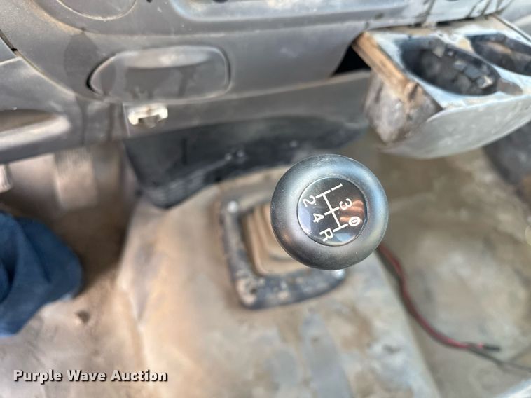 image for item EG6197 2004 Ford F150 XL pickup truck