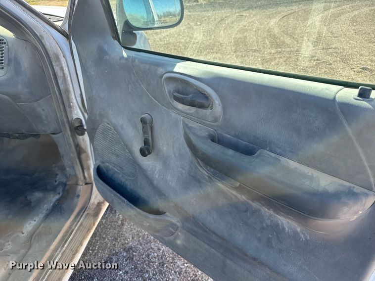 image for item EG6197 2004 Ford F150 XL pickup truck