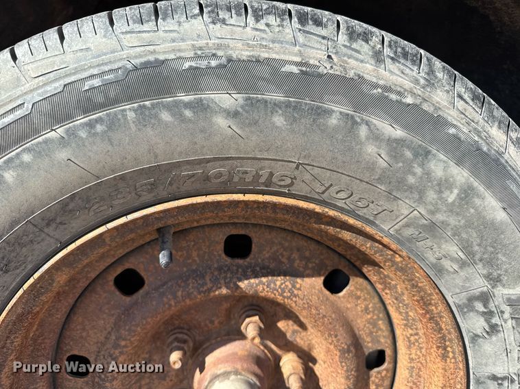 image for item EG6197 2004 Ford F150 XL pickup truck