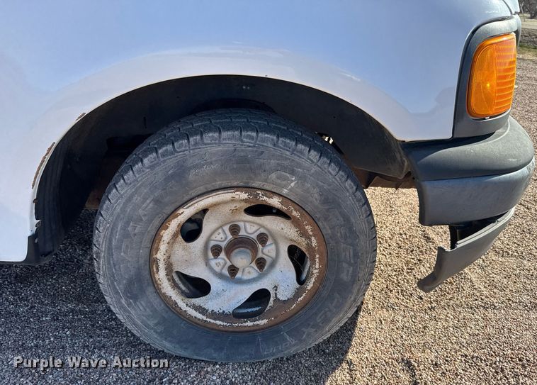 image for item EG6197 2004 Ford F150 XL pickup truck