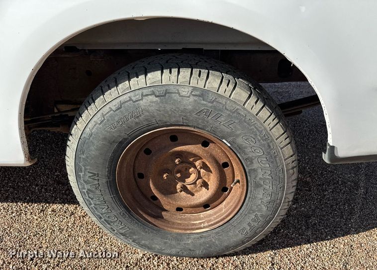 image for item EG6197 2004 Ford F150 XL pickup truck