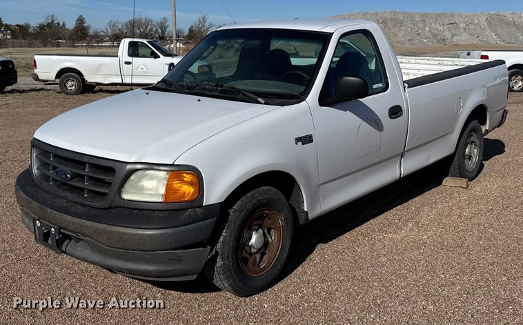 image for item EG6198 2004 Ford F150 XL pickup truck