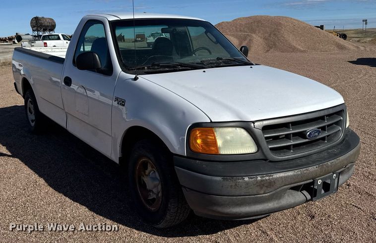 image for item EG6198 2004 Ford F150 XL pickup truck