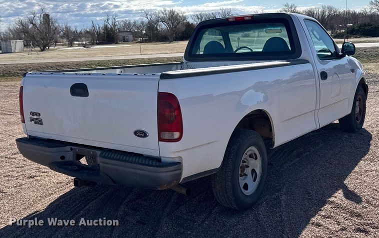 image for item EG6198 2004 Ford F150 XL pickup truck