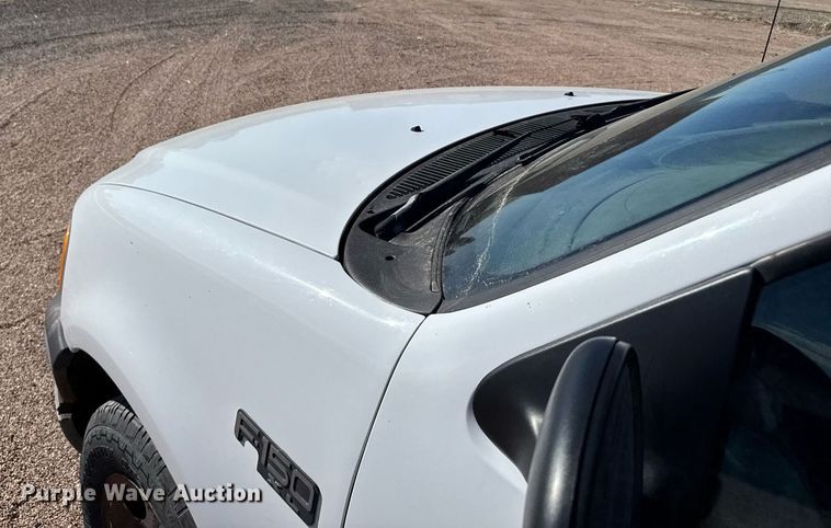 image for item EG6198 2004 Ford F150 XL pickup truck