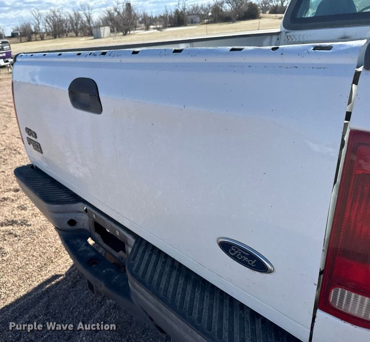 image for item EG6198 2004 Ford F150 XL pickup truck