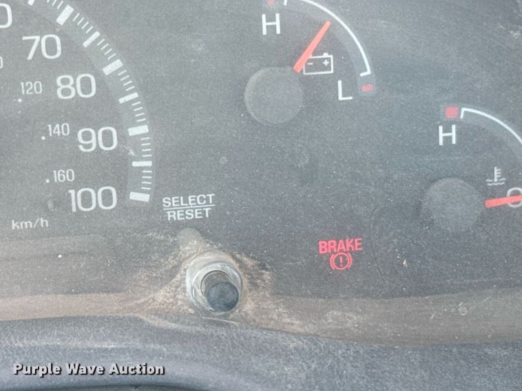 image for item EG6198 2004 Ford F150 XL pickup truck