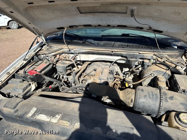 image for item EG6198 2004 Ford F150 XL pickup truck