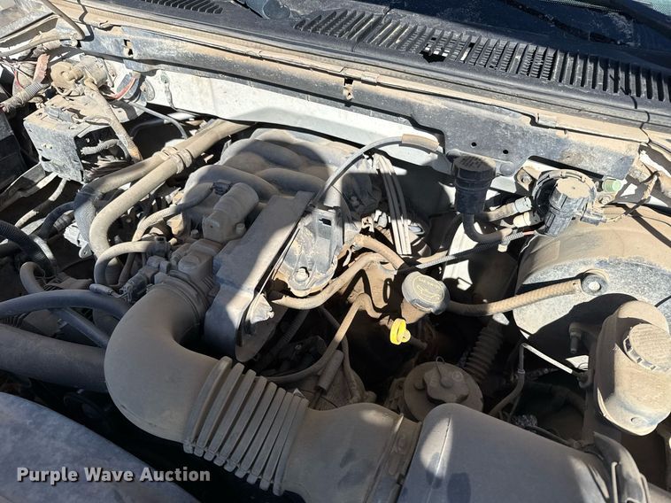 image for item EG6198 2004 Ford F150 XL pickup truck