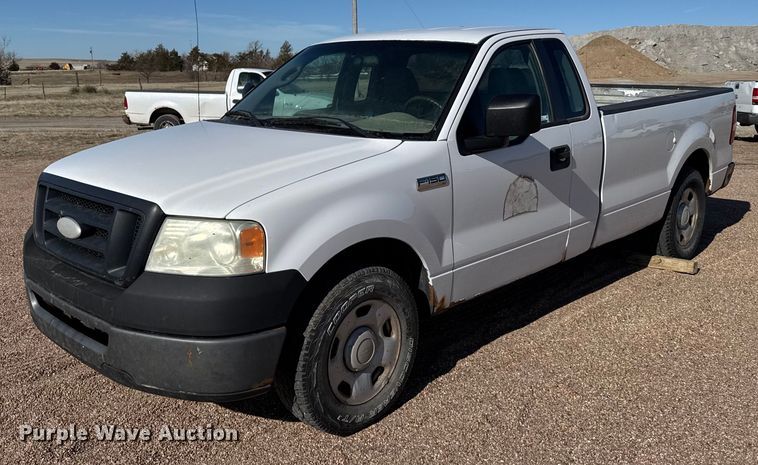 image for item EG6199 2007 Ford F150 XL pickup truck