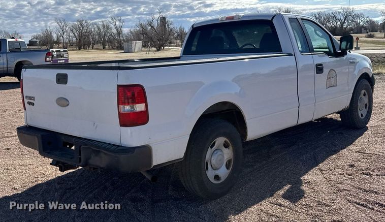 image for item EG6199 2007 Ford F150 XL pickup truck