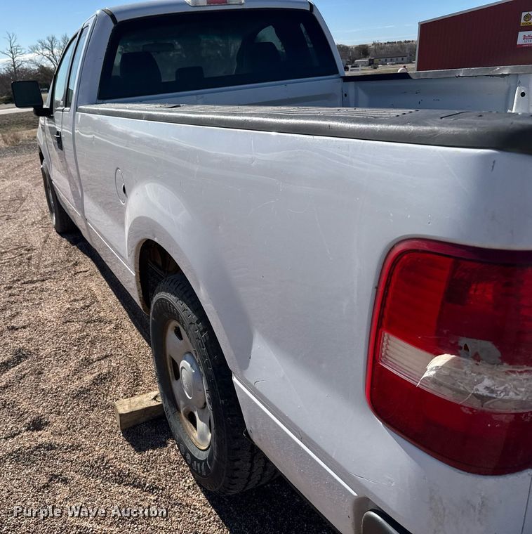 image for item EG6199 2007 Ford F150 XL pickup truck