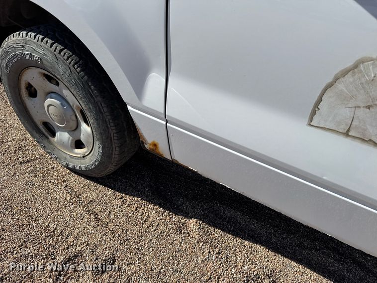 image for item EG6199 2007 Ford F150 XL pickup truck