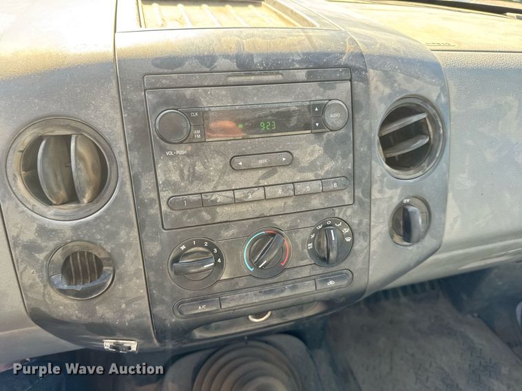 image for item EG6199 2007 Ford F150 XL pickup truck