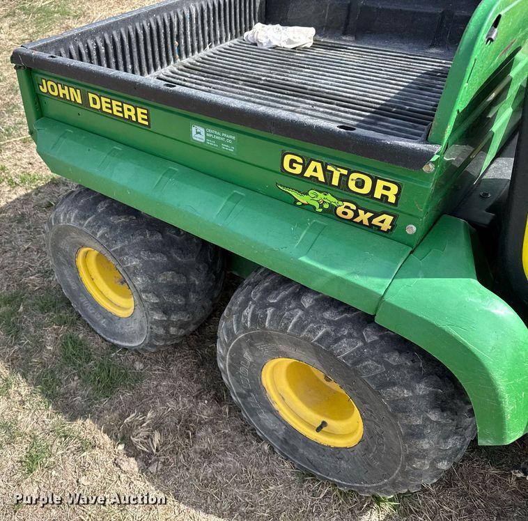 image for item EG6289 2001 John Deere Gator utility vehicle