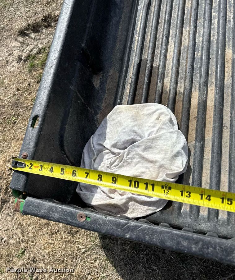 image for item EG6289 2001 John Deere Gator utility vehicle