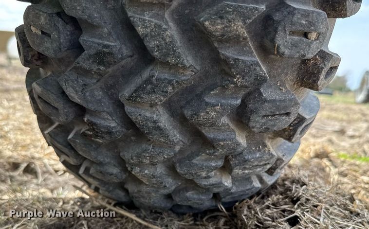 image for item EG6289 2001 John Deere Gator utility vehicle