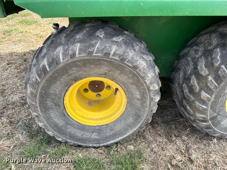 image for item EG6289 2001 John Deere Gator utility vehicle