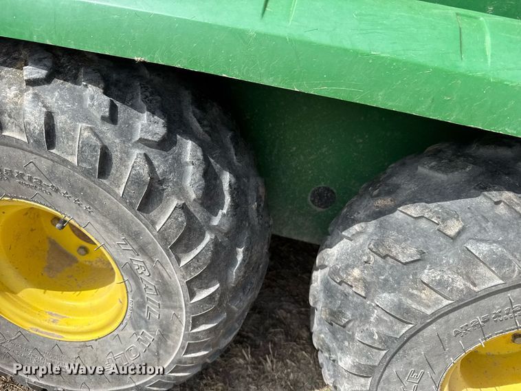 image for item EG6289 2001 John Deere Gator utility vehicle