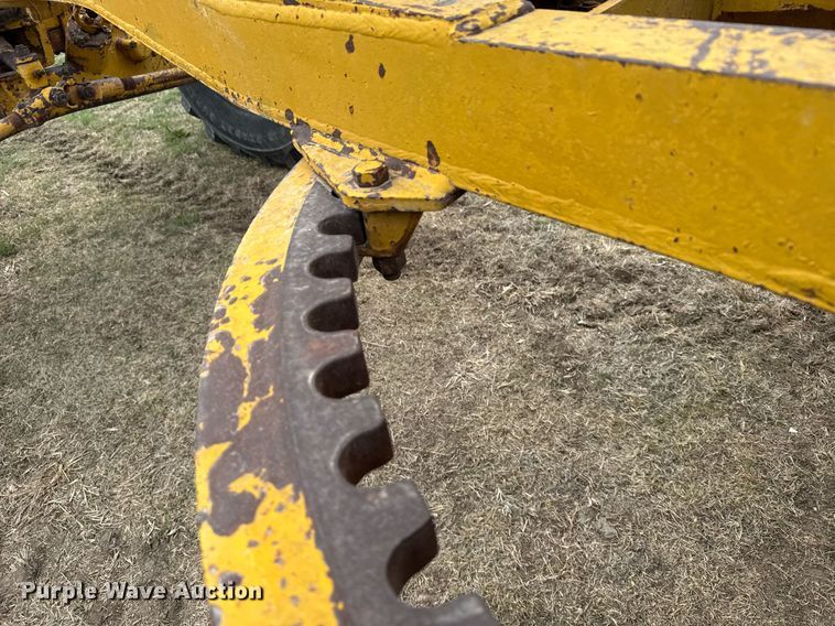 image for item EG6291 1955 Caterpillar 112 rigid frame motor grader