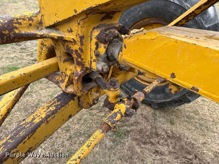 image for item EG6291 1955 Caterpillar 112 rigid frame motor grader