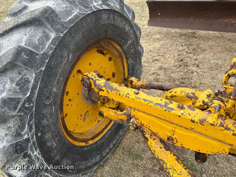 image for item EG6291 1955 Caterpillar 112 rigid frame motor grader