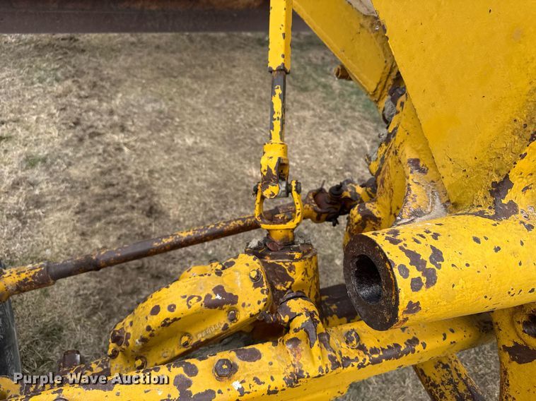 image for item EG6291 1955 Caterpillar 112 rigid frame motor grader