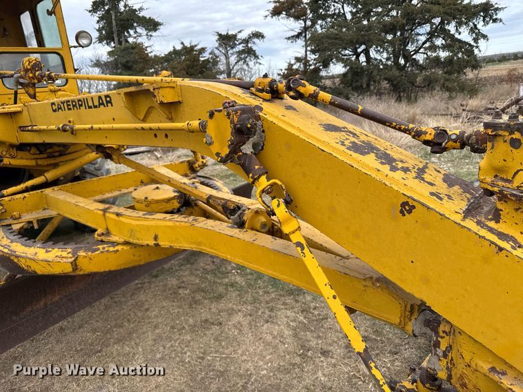 image for item EG6291 1955 Caterpillar 112 rigid frame motor grader