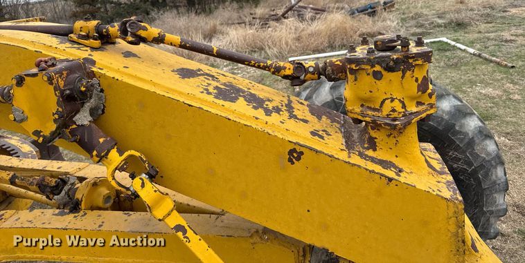 image for item EG6291 1955 Caterpillar 112 rigid frame motor grader