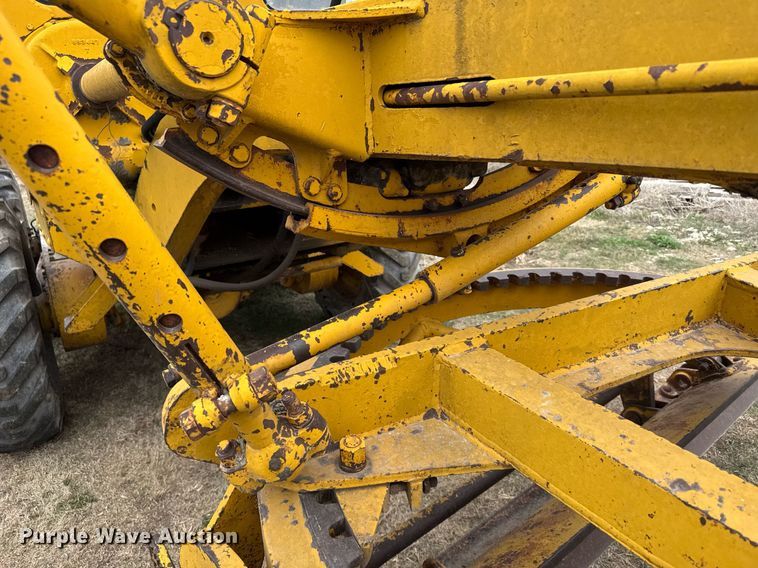 image for item EG6291 1955 Caterpillar 112 rigid frame motor grader