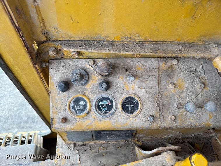 image for item EG6291 1955 Caterpillar 112 rigid frame motor grader