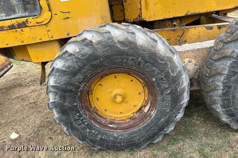 image for item EG6291 1955 Caterpillar 112 rigid frame motor grader