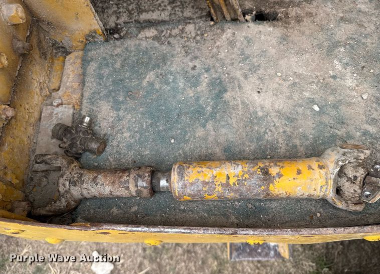 image for item EG6291 1955 Caterpillar 112 rigid frame motor grader