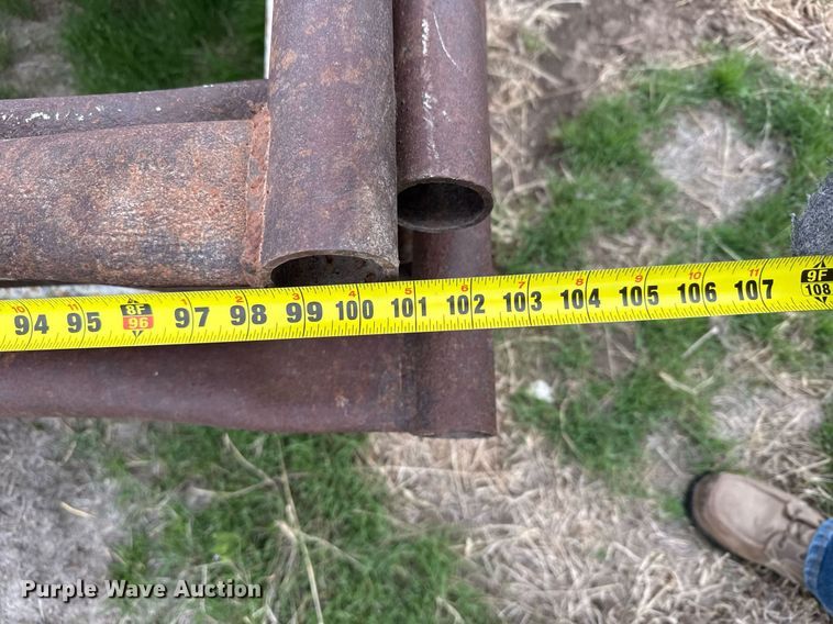 image for item EG6296 Approximately 17 H braces