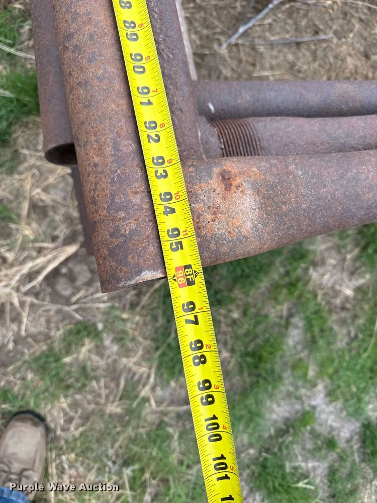 image for item EG6296 Approximately 17 H braces