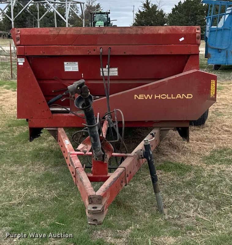 image for item EG6297 New Holland 195 manure spreader