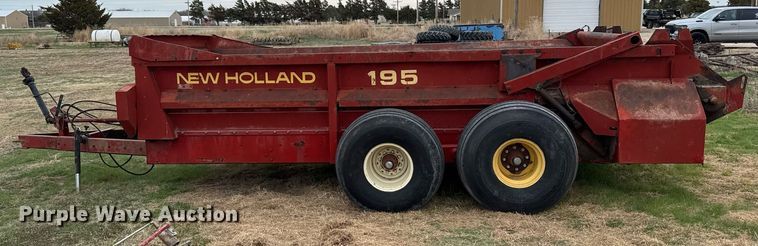 image for item EG6297 New Holland 195 manure spreader