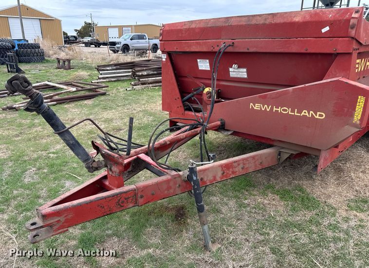 image for item EG6297 New Holland 195 manure spreader