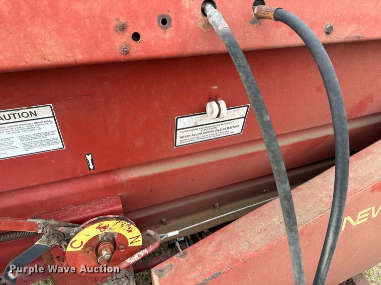 image for item EG6297 New Holland 195 manure spreader