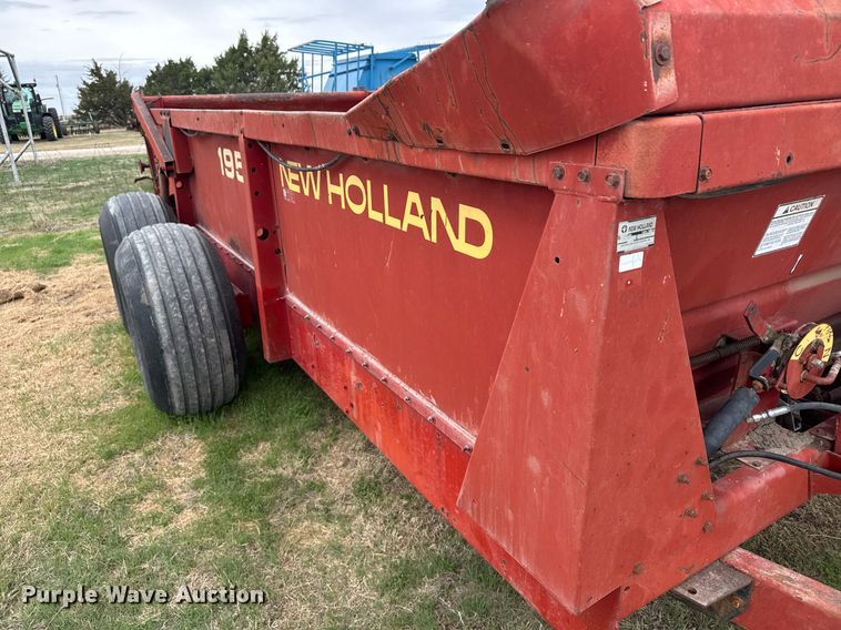 image for item EG6297 New Holland 195 manure spreader
