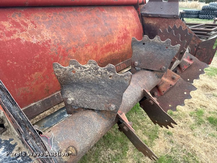 image for item EG6297 New Holland 195 manure spreader