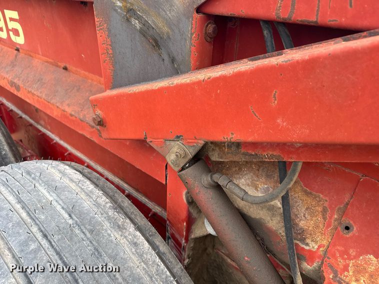 image for item EG6297 New Holland 195 manure spreader