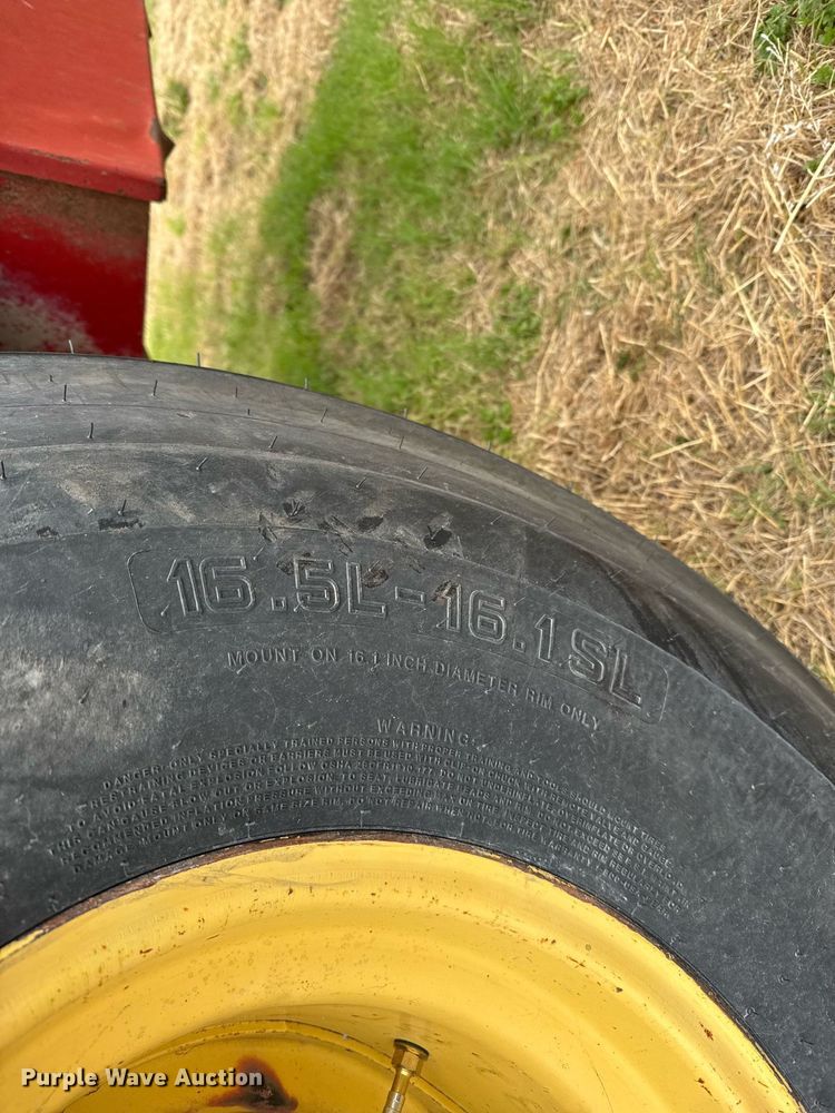 image for item EG6297 New Holland 195 manure spreader