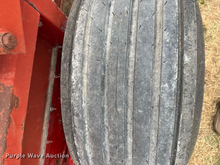 image for item EG6297 New Holland 195 manure spreader