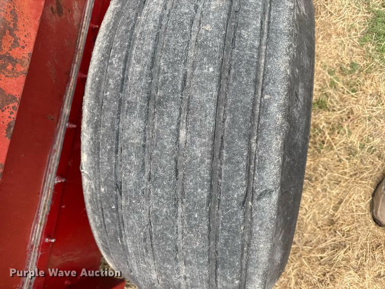 image for item EG6297 New Holland 195 manure spreader