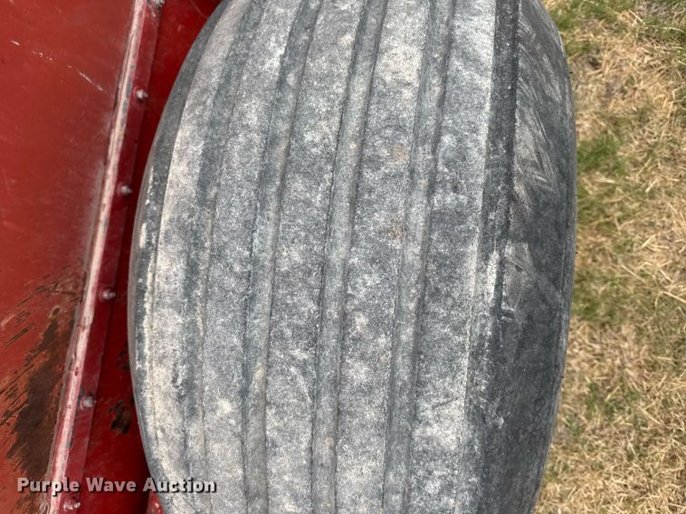 image for item EG6297 New Holland 195 manure spreader