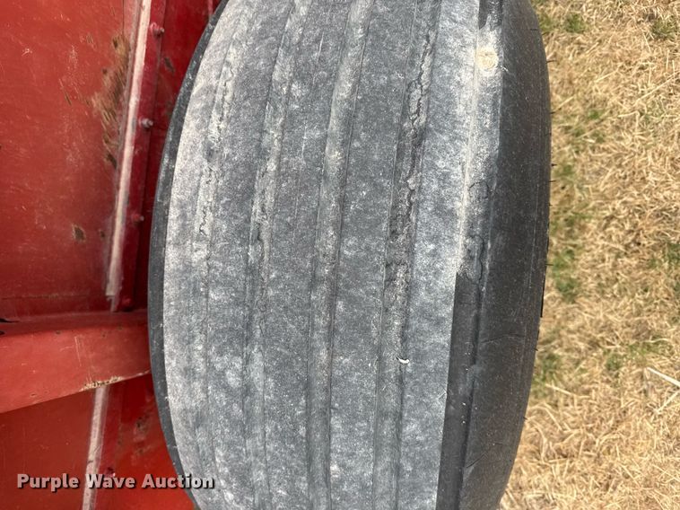 image for item EG6297 New Holland 195 manure spreader