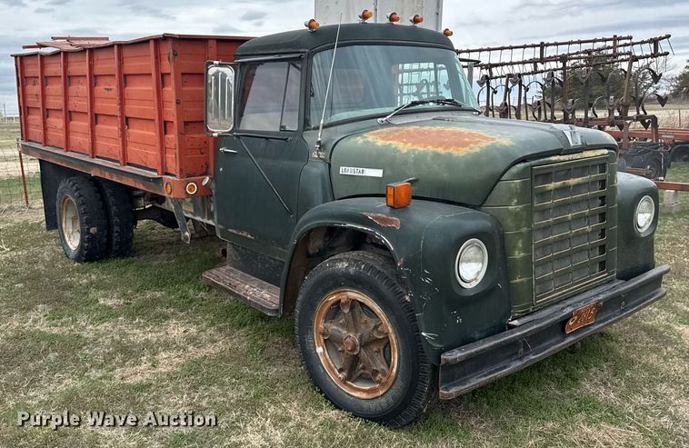 image for item EG6301 1978 International LoadStar 1600 grain truck